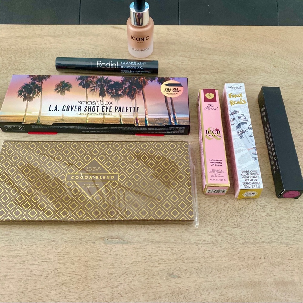 SEALED Luxurious Beauty Makeup Bundle (Over $200!)